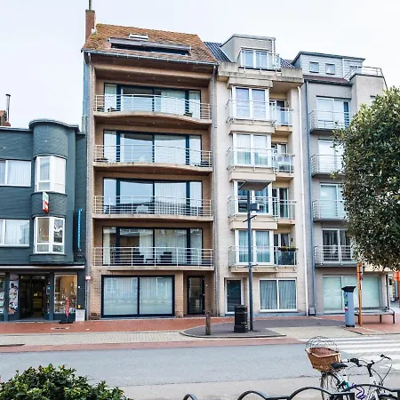 With 2 Bedrooms And Large Terrace *