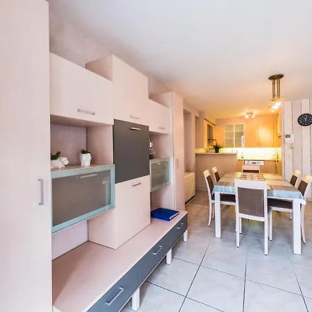 Apartment With 2 Bedrooms And Large Terrace *