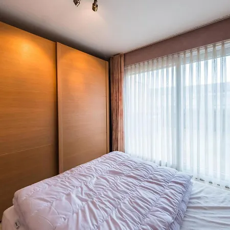 With 2 Bedrooms And Large Terrace *